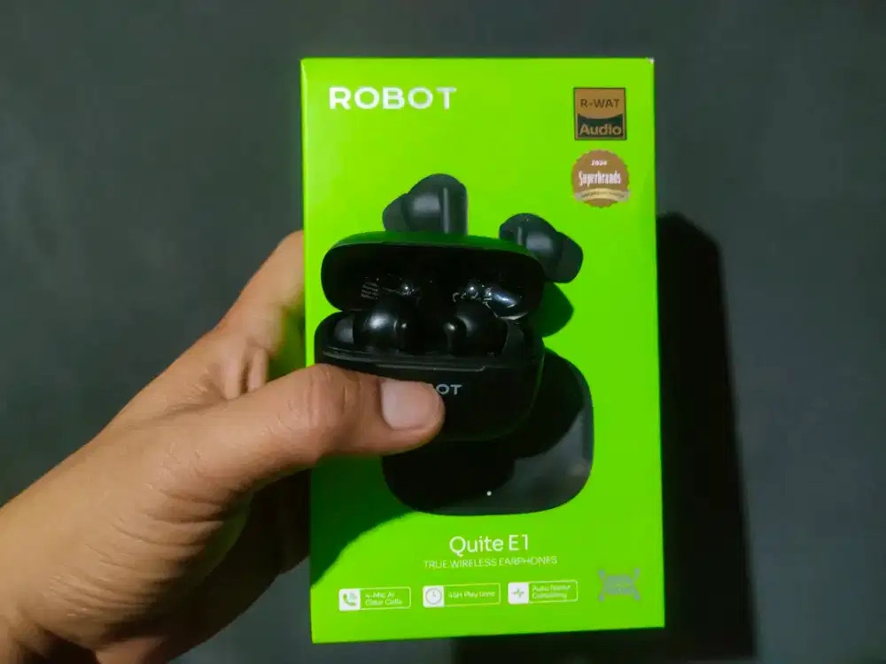 TWS robot quite E1 like new