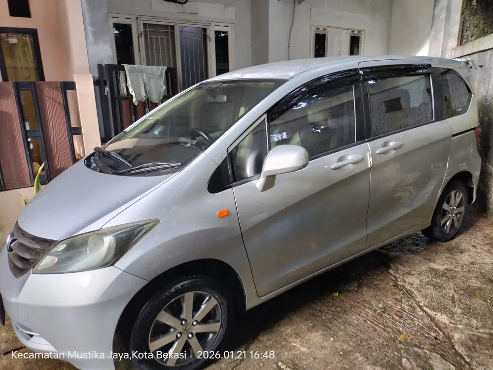Honda Freed 2010 Bensin