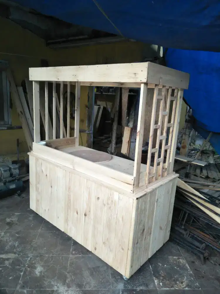 Dibutuhkan segera tukang kayu