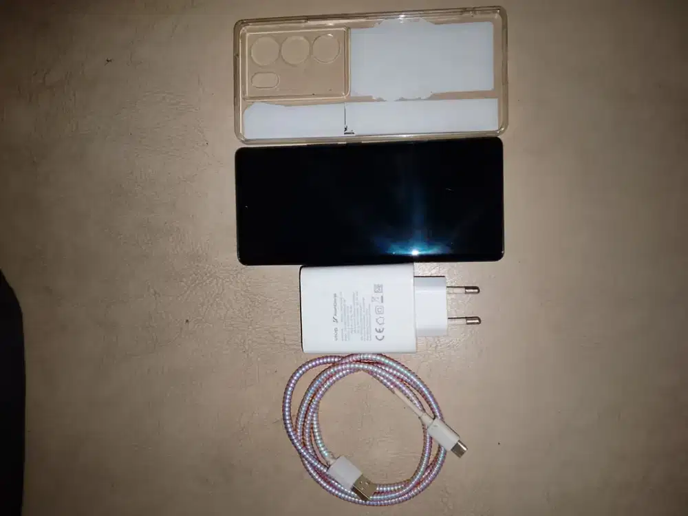 Vivo V29 5G 8/256 HP dan charger Black