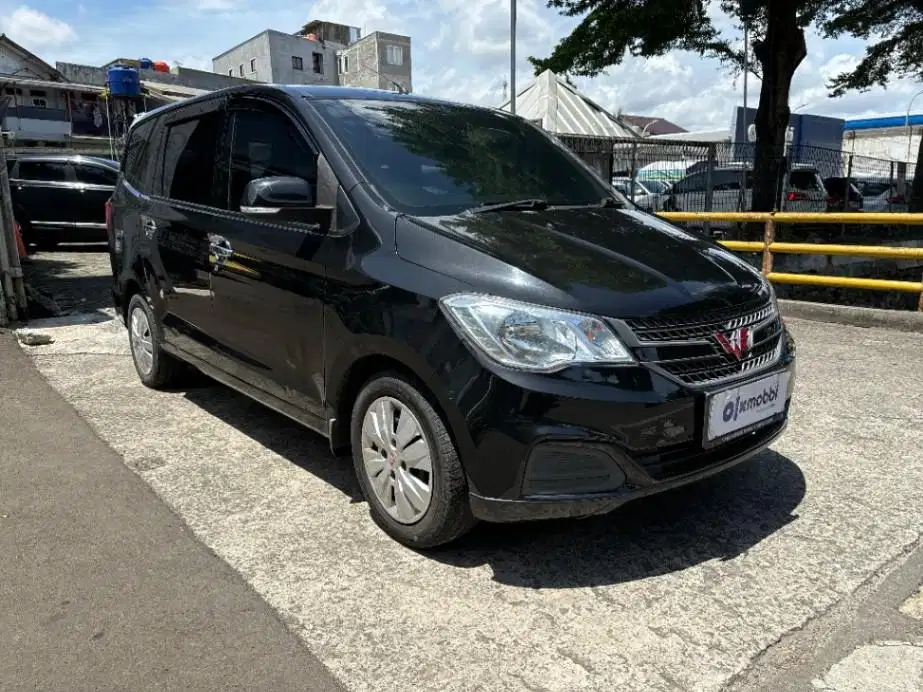 LOW DP Wuling Confero 1.5 Bensin-MT 2021 NZN