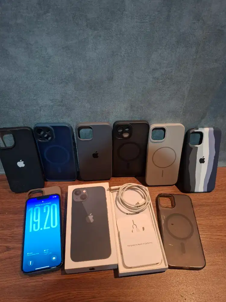 iPhone 13 128GB Fullset Resmi iBox Midnight