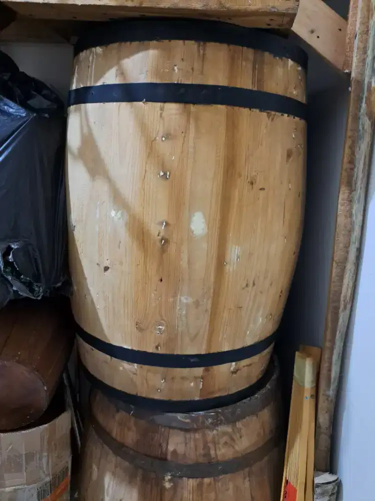 Barel kayu kondisi90% baik