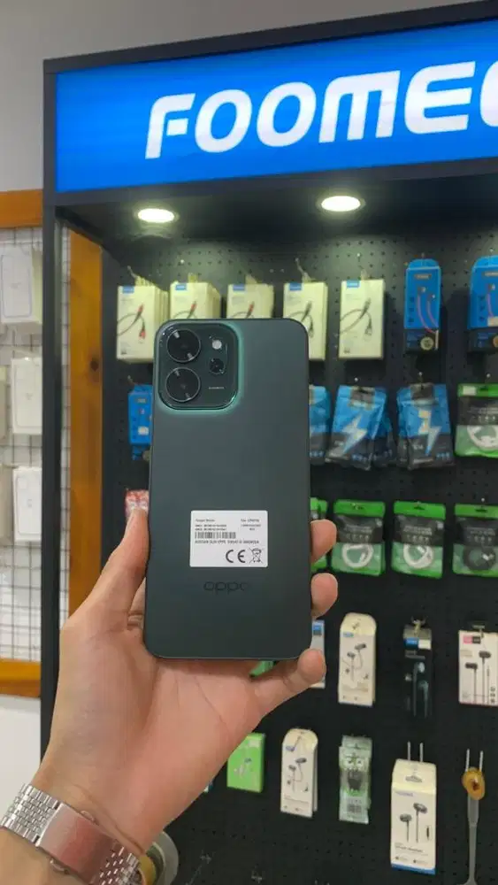 Oppo Reno 14f 5G 8/256 GB, Garansi Aktif - Juli 2026