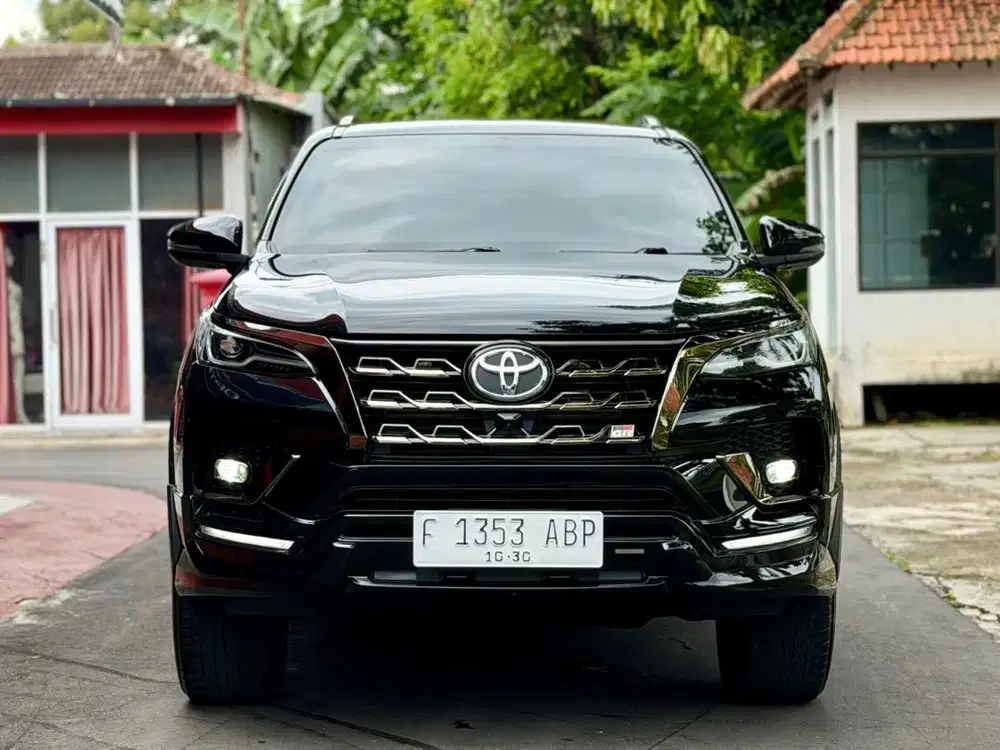 Fortuner 2.8 GR Th 2023 Diesel Automatic KM 30rb Istimewa!