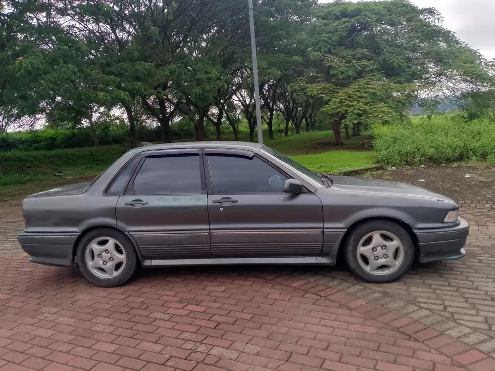 Mitsubishi Eterna 1992 Bensin