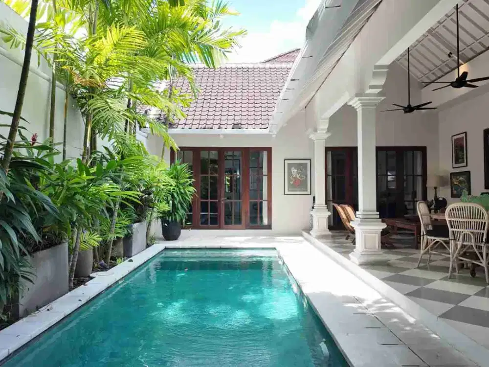 DIJUAL  VILLA FULL FURNISH  DEKAT PANTAI SEMINYAK PK