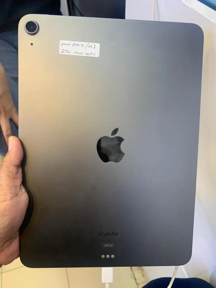 ipad Air 5 256 ( M1 )wifi only ex ibox