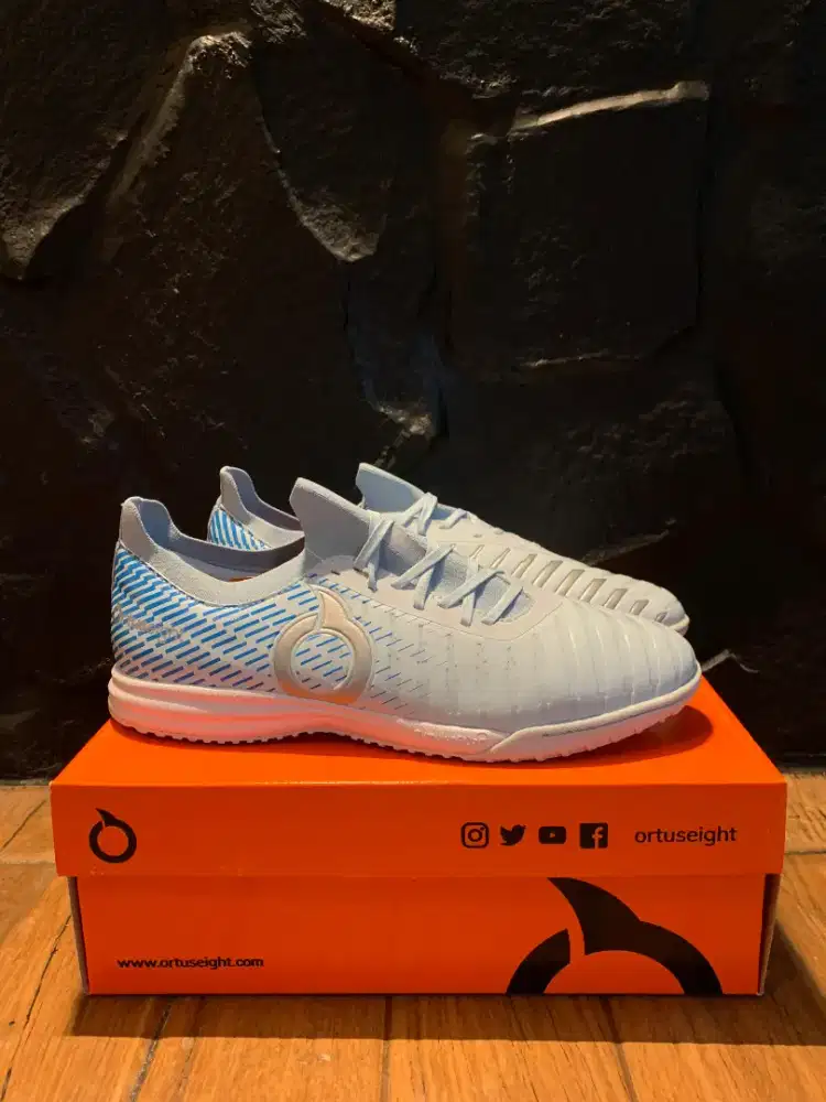Sepatu futsal ortuseight forte claws size 43