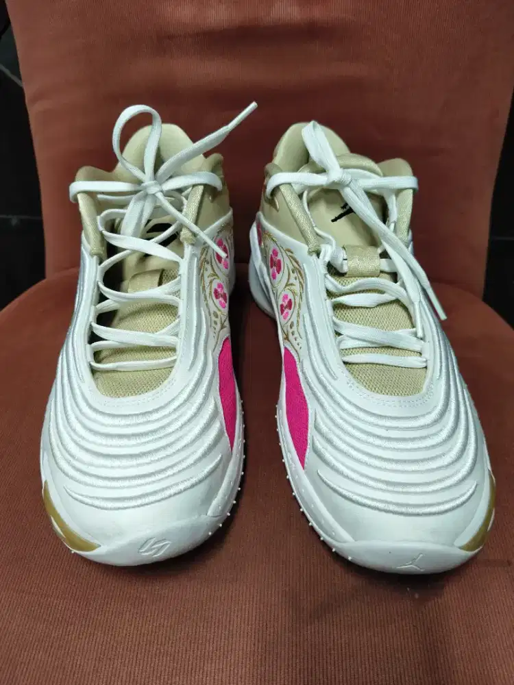 Sepatu basket JORDAN Luka 3 SE PF