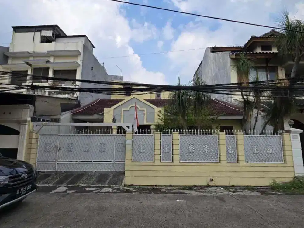 Dijual Rumah tinggal bangunan lama Kokoh di Tomang jakarta barat