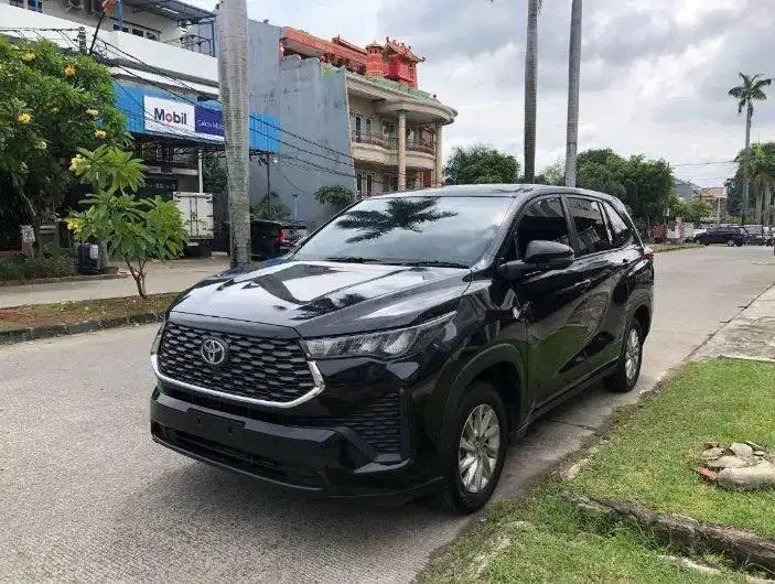 disewakan mobil premium zenix terbaru