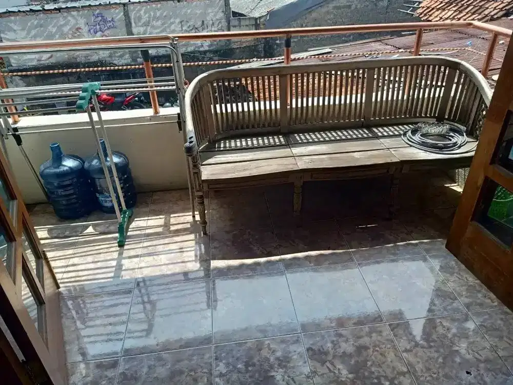 Disewakan Kos2an Satu Lantai (4KT+2KM)