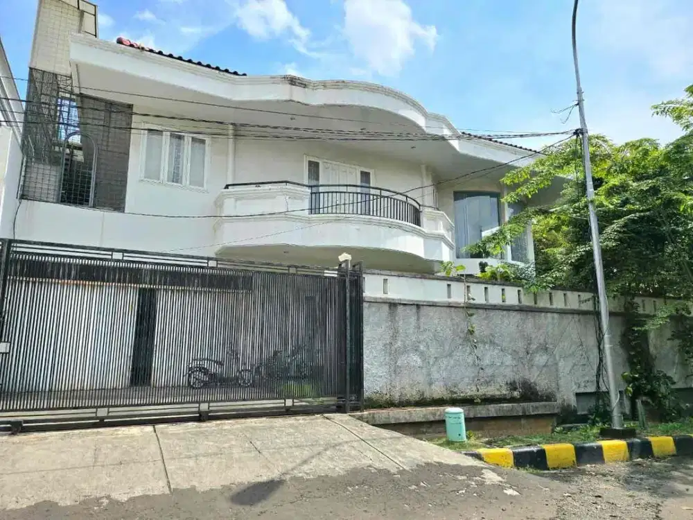 Dijual Rumah di Intercon Kebon Jeruk