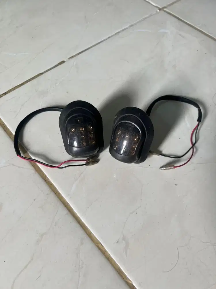 Lampu Sen tempel Oval original