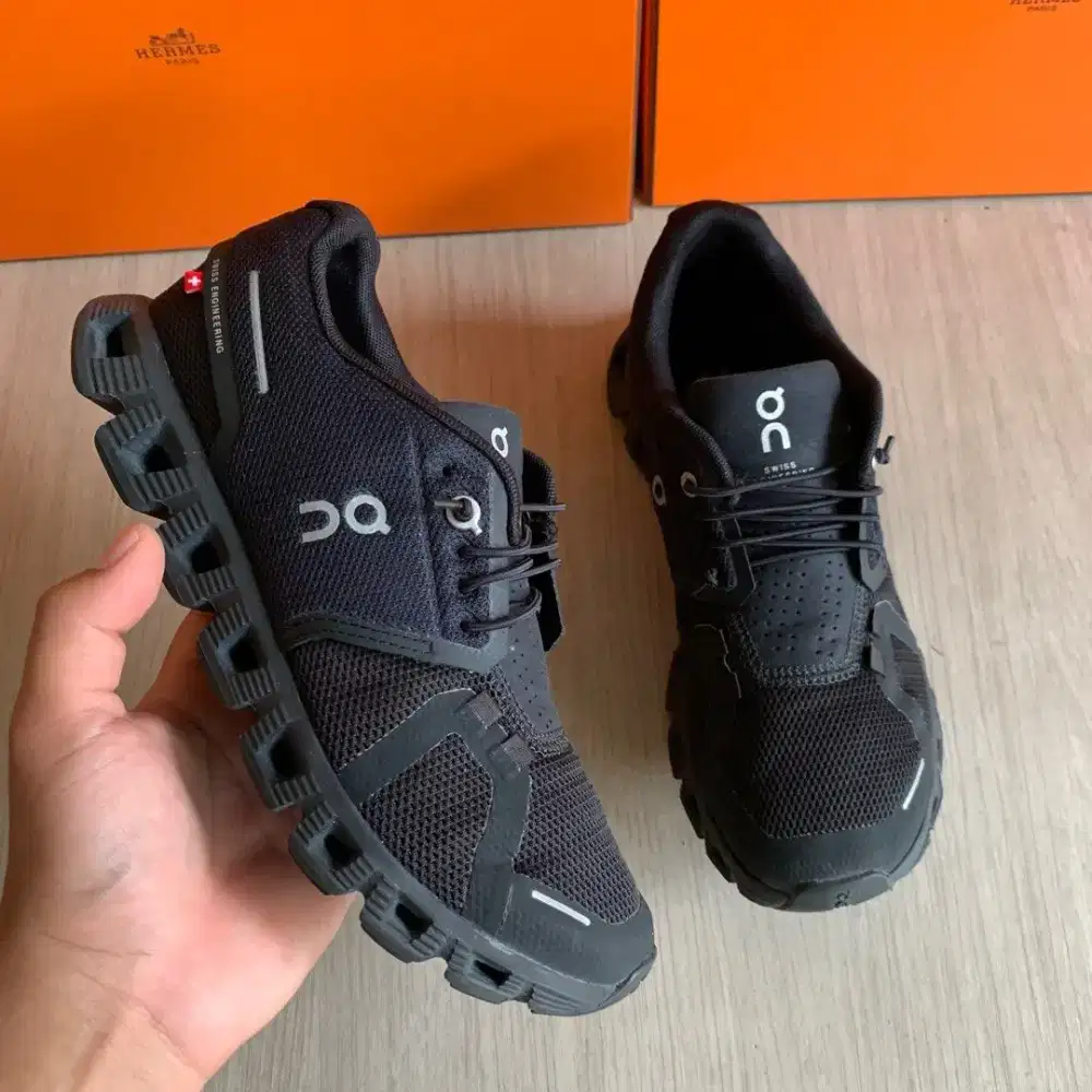 On Cloud 5 running sport sepatu lari original second 38