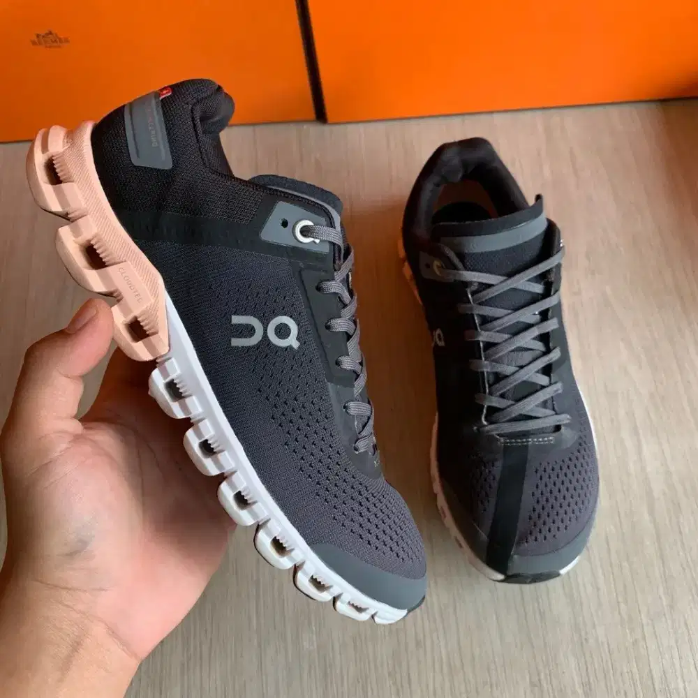 On Cloud flow sepatu running lari original olahraga second 38