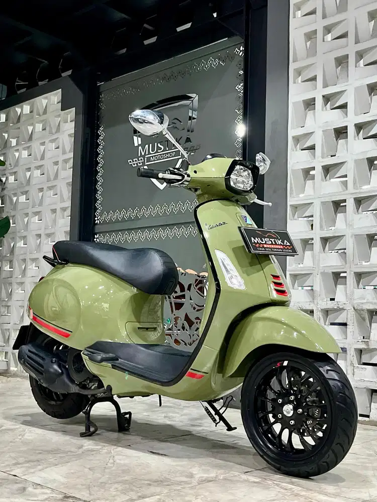 Green Tenace‼️Vespa Sprint S 2022. Odo 6rb. DANNY Mustika Motor Malang
