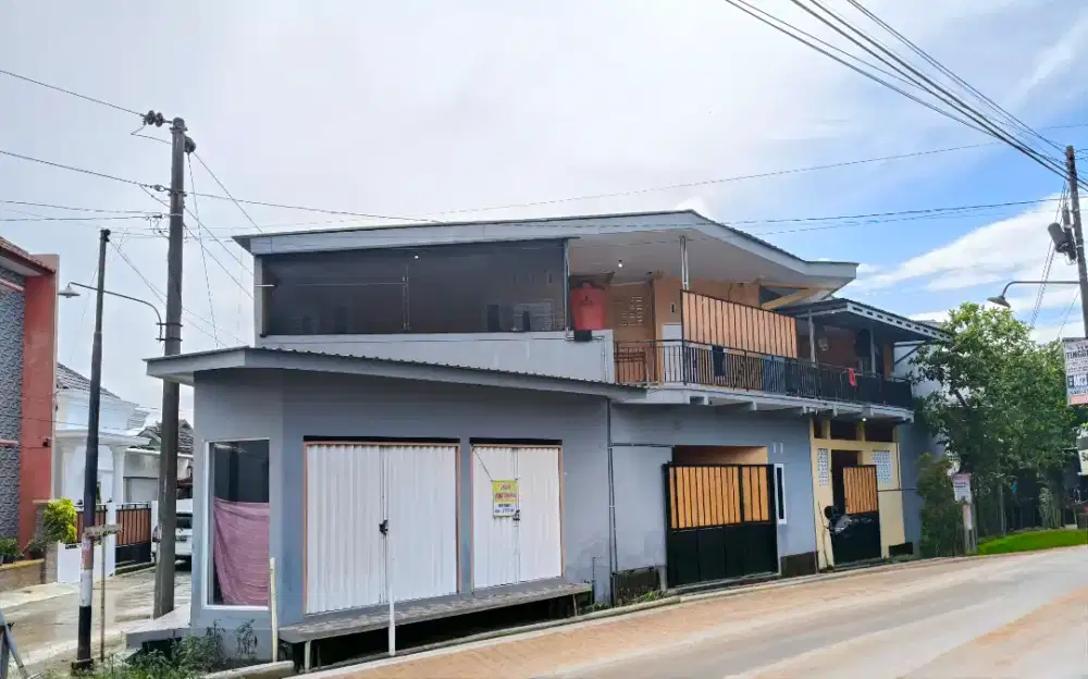 Gabungan Rumah tinggal+rumah kos+kios, lokasi Hoek strategis