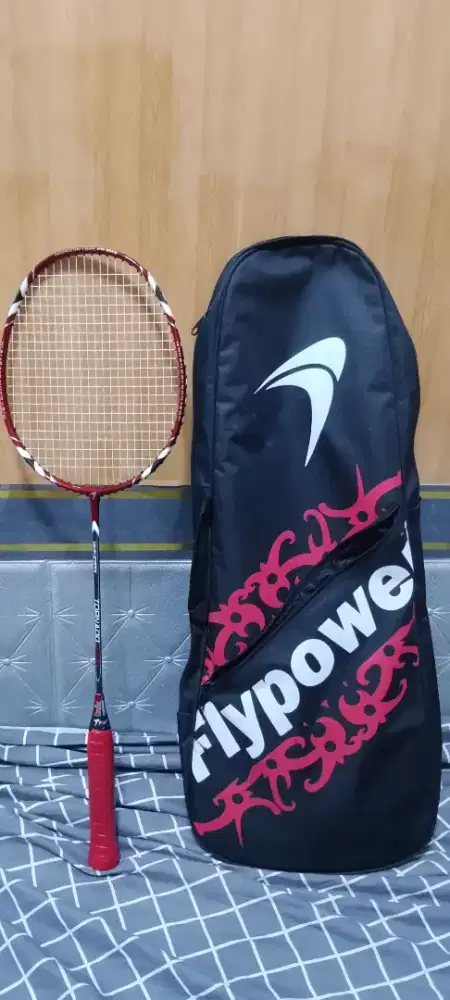 Jual cepat raket badminton tornado 800 sudah pasang senar