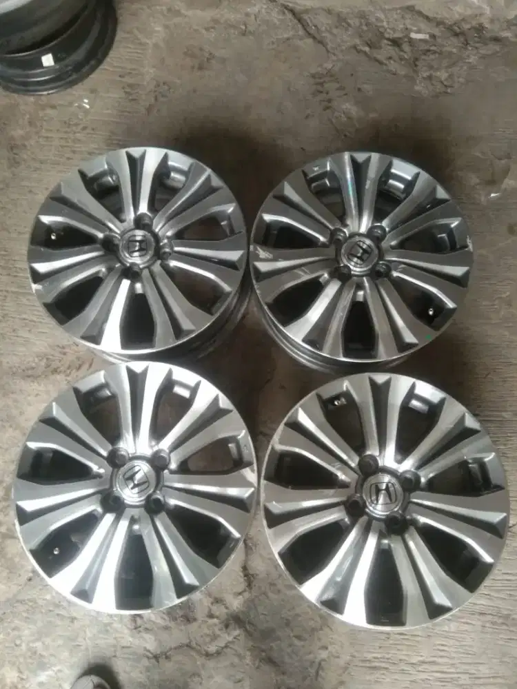Velg oem honda freed R15(4×100) velg only