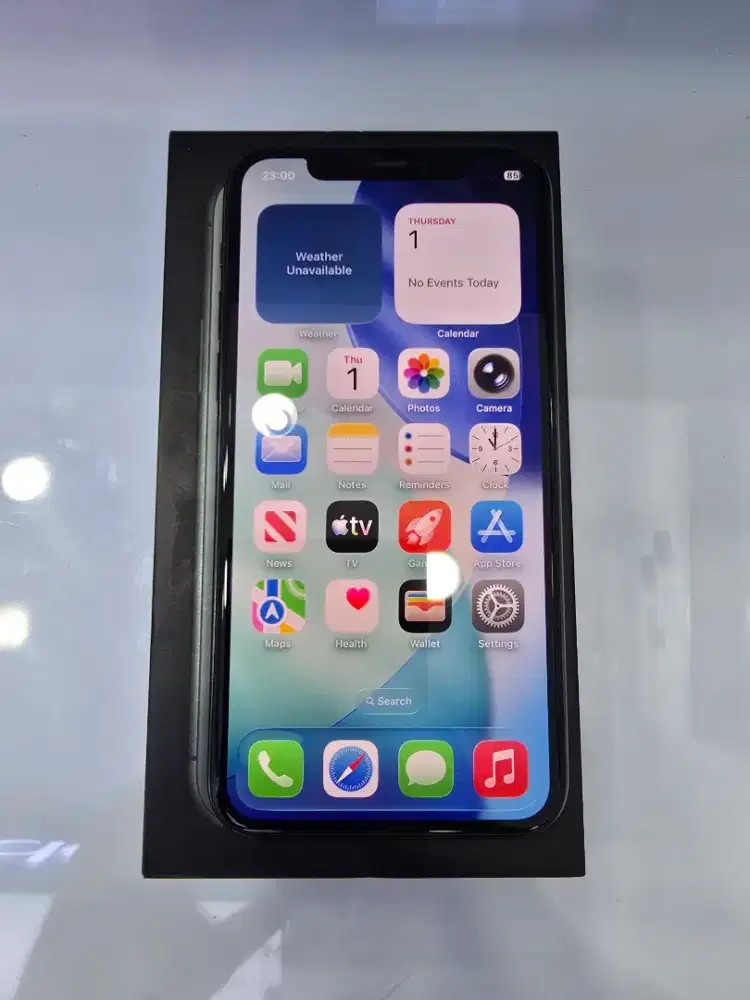 Apple Iphone 11 Pro 64Gb Green Ex Garansi resmi Ibox -MasterCom