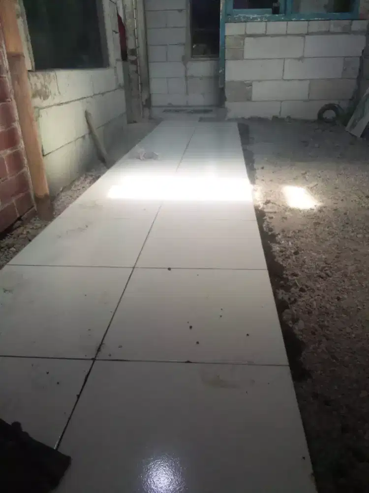 Tukang bangunan cari kerja