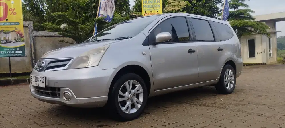 Nissan Grand livina 2013 Bensin