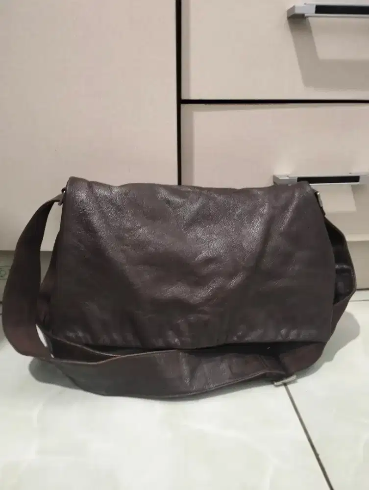 Tas kulit unisex keren bisa shoulder dan selempamg