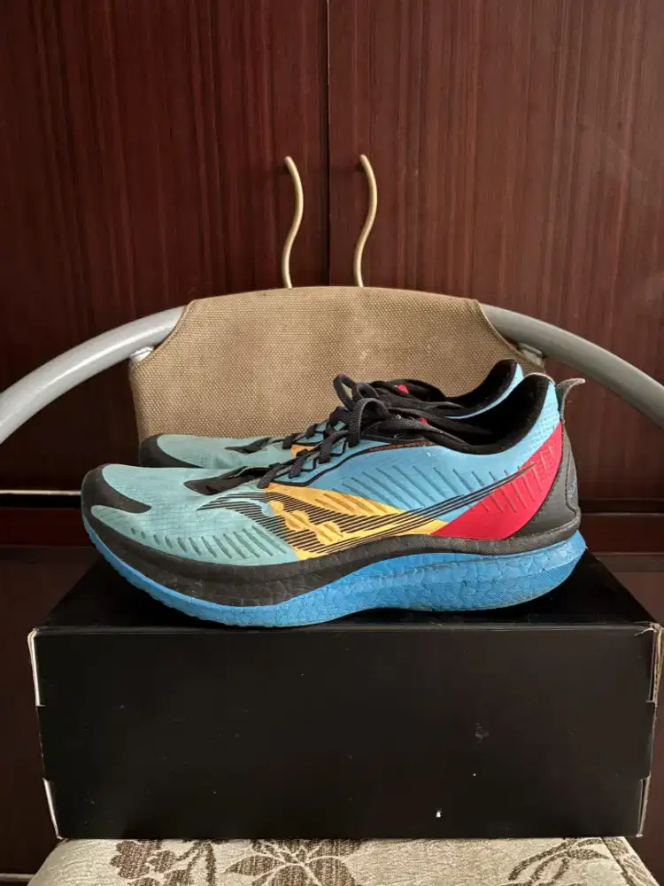 Dijual! Sepatu Lari Saucony