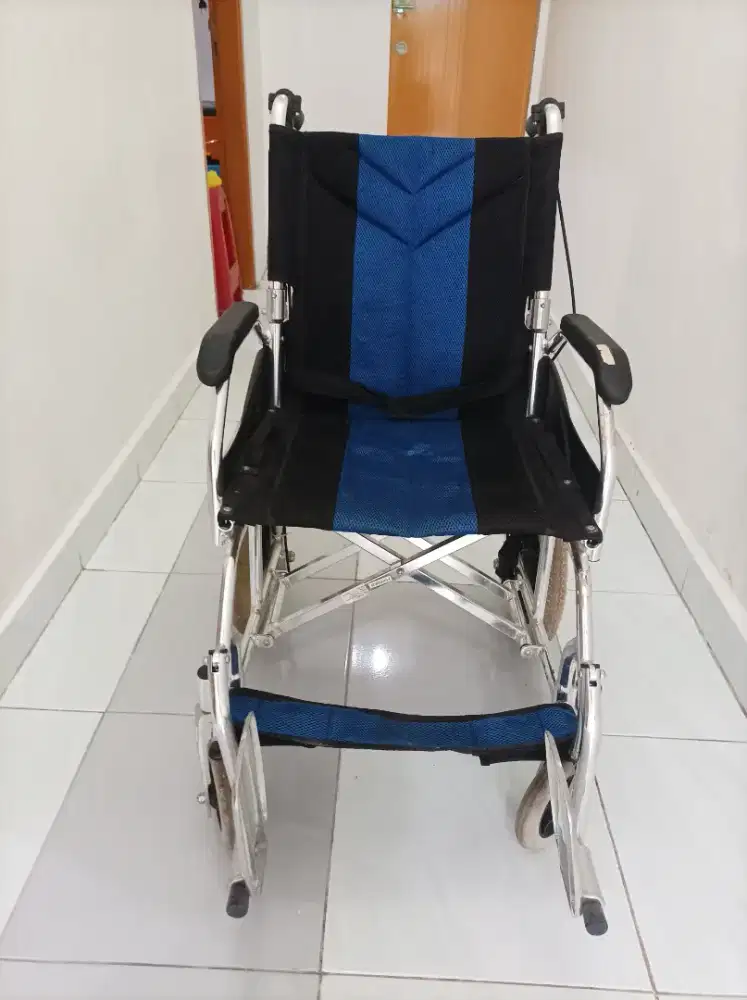 Dijual kursi roda dan kursi toilet lansia