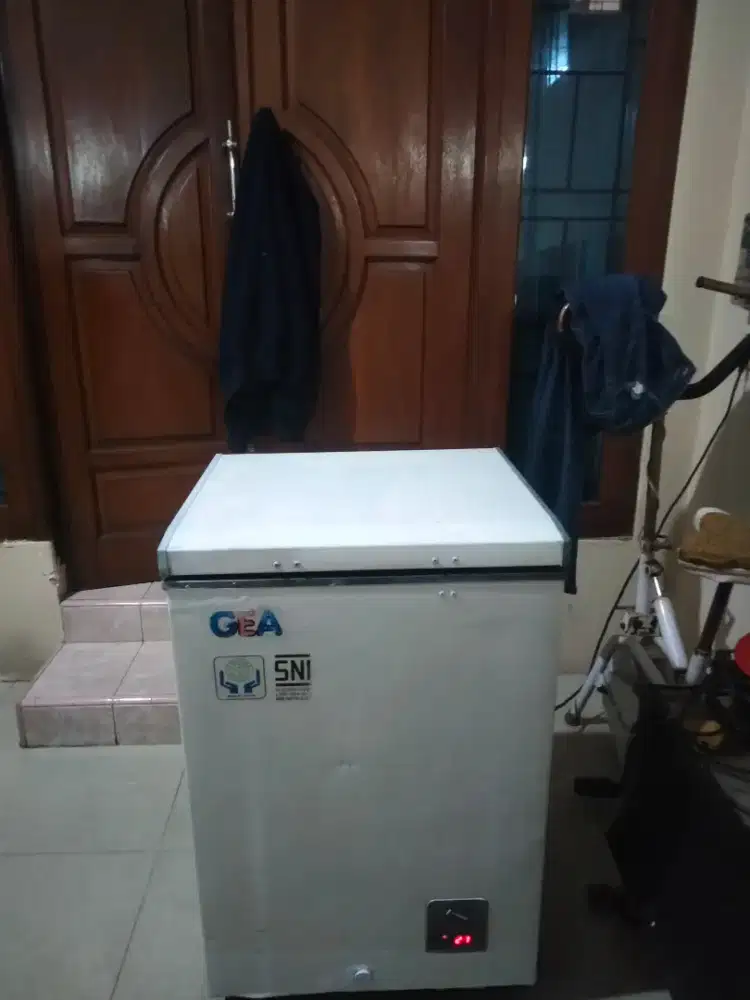 Jual freezer box merk gea 100 litter