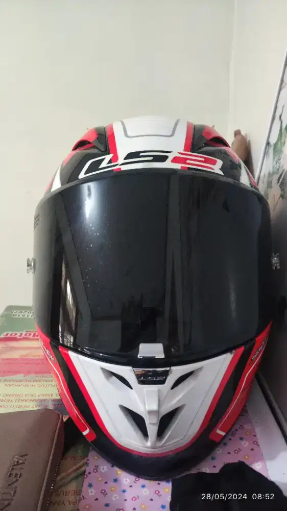 Jual helm LS2 atau BT TT barang yang sepadan