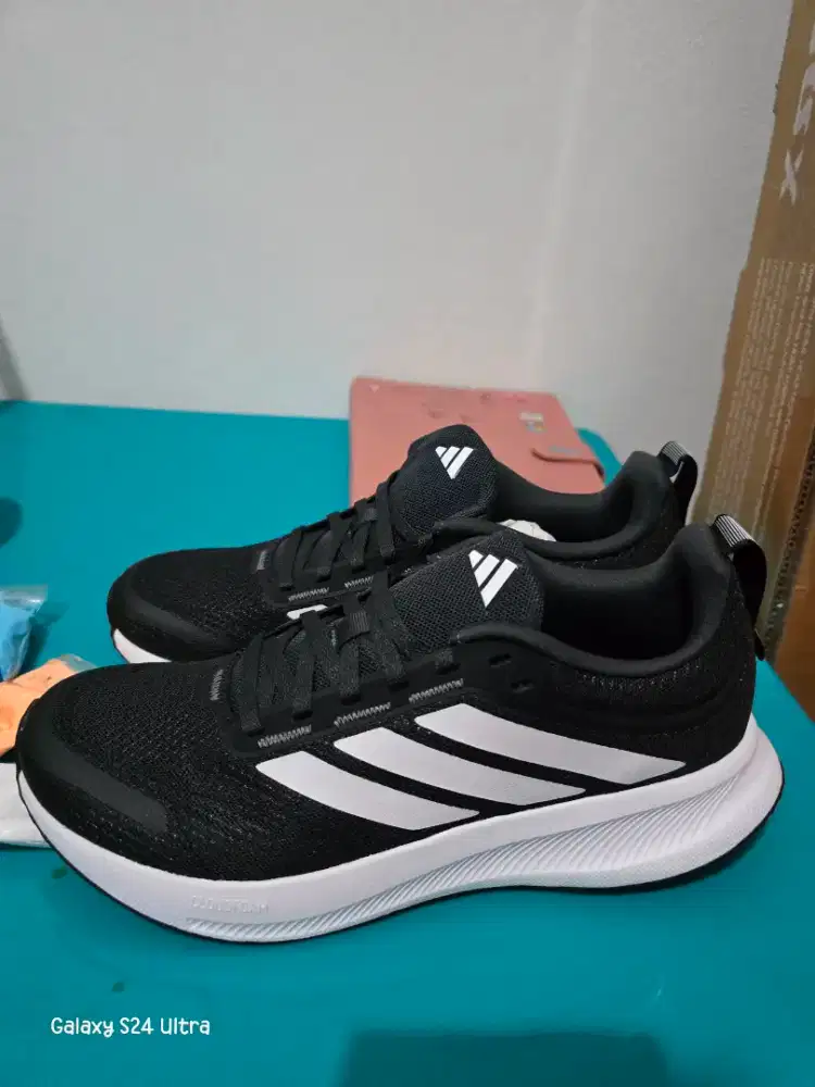 Sepatu adidas running