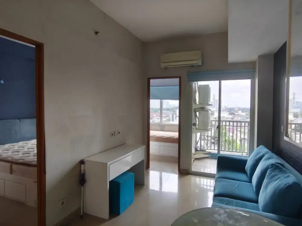 Disewakan Apartemen The Nest di Puri Dengan 2 Kamar Tidur Kondisi Furnish Luas 44 m2 Harga Termurah 25,5 Juta/Tahun