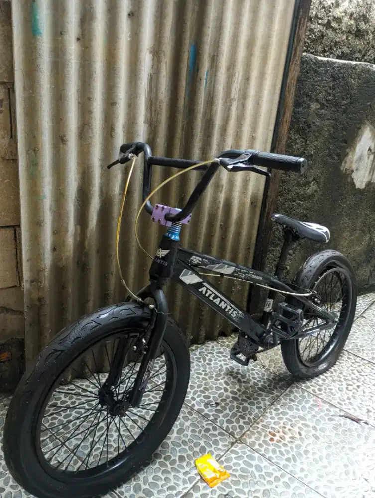 Sepeda Atlantis - Hitam