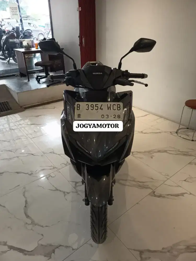 (A) Honda Vario 160 CBS Tahun 2023