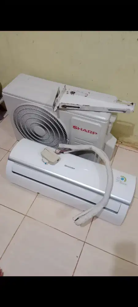 Dijual AC sharp 1 PK.