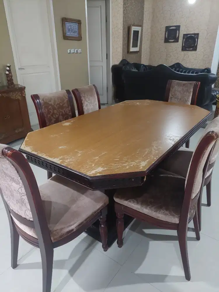 Meja makan 6 kursi