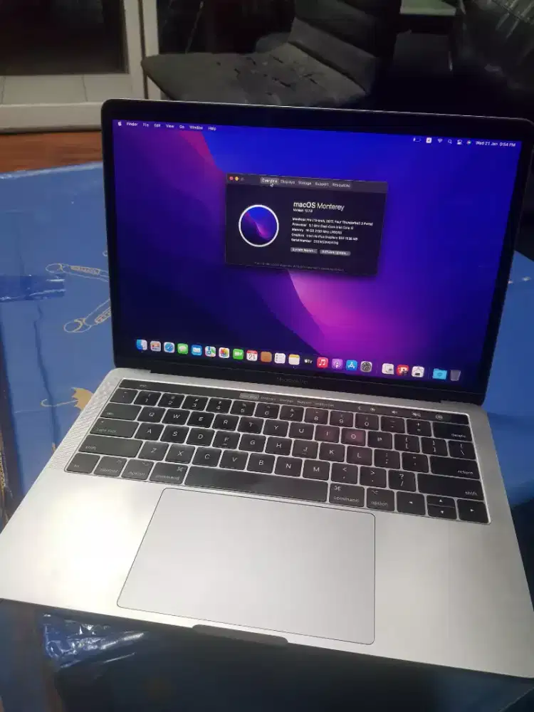 MacBook pro touchbar i5 3.1ghz ram 16gb 2017 Intel Iris