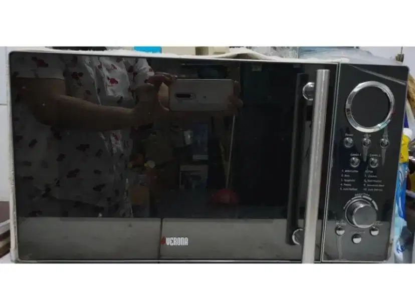 MICROWAVE VERONA SECOND LIKE NEW