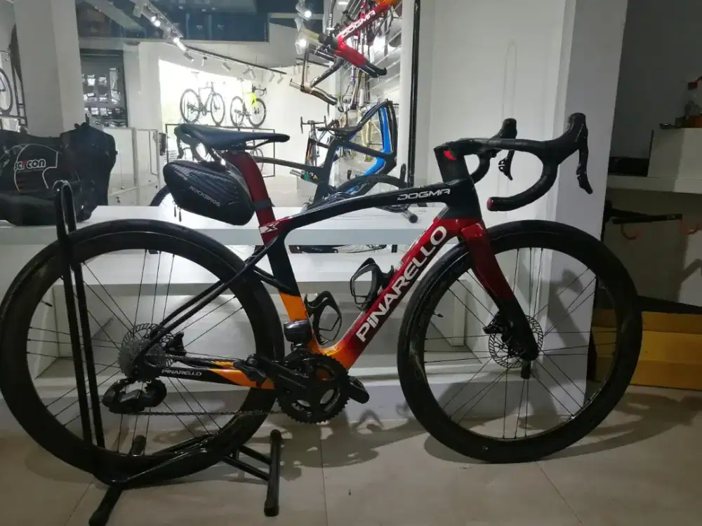 Sepeda Roadbike Pinarello Dogma X
