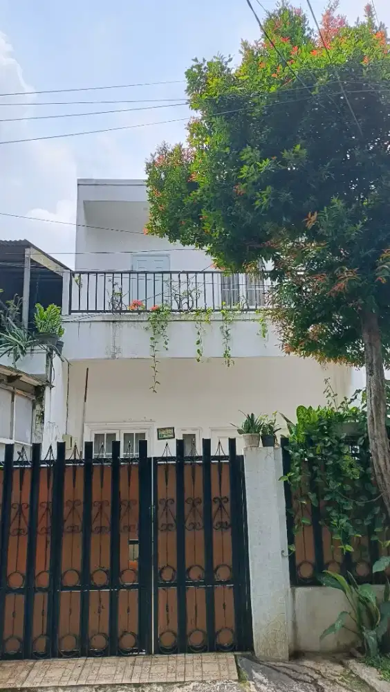 Rumah mewah rapi di Cibubur Jakarta Timur