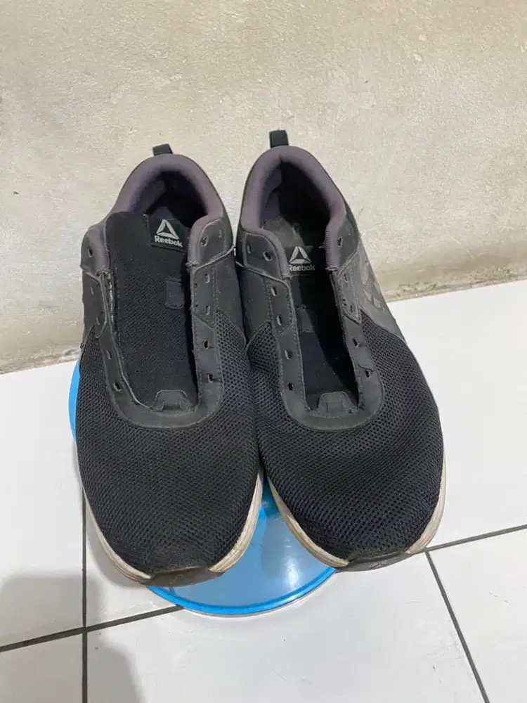 Jual sepatu rebook ukuran 44