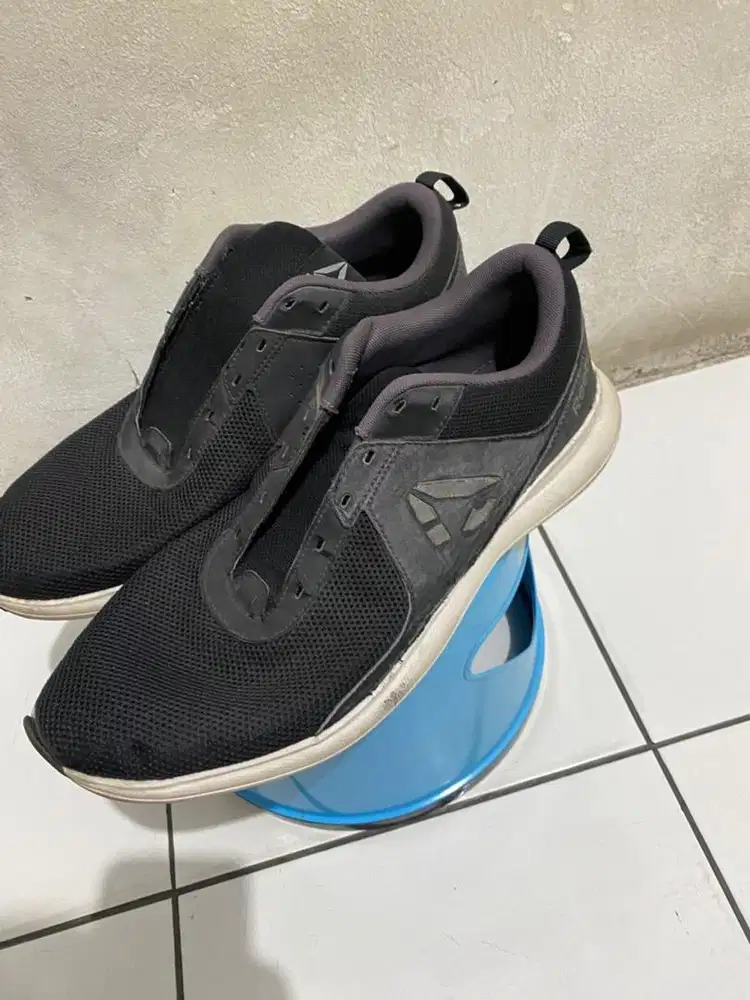 Jual sepatu rebook ukuran 44