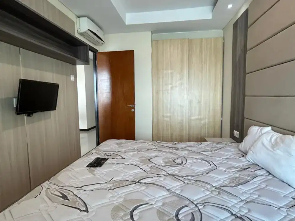 Condominium Green Bay Pluit 1 BR Full Furnished View City Keren!