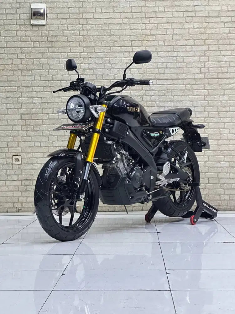 XSR 155 Black Gold Good Condition