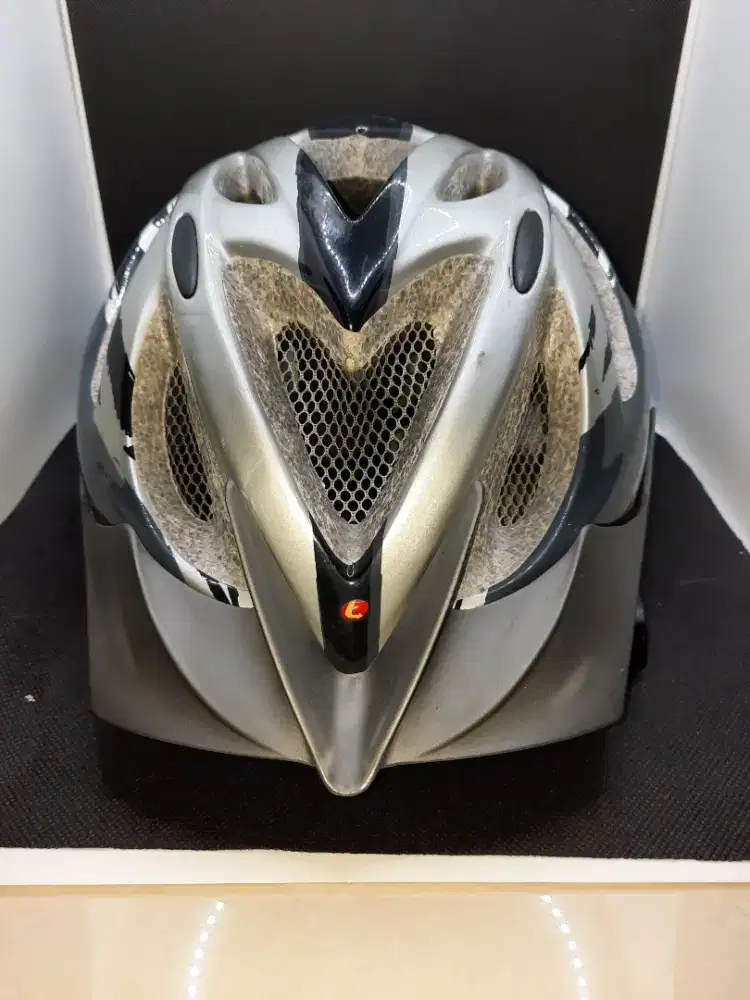 Helm Sepeda Merk Limar