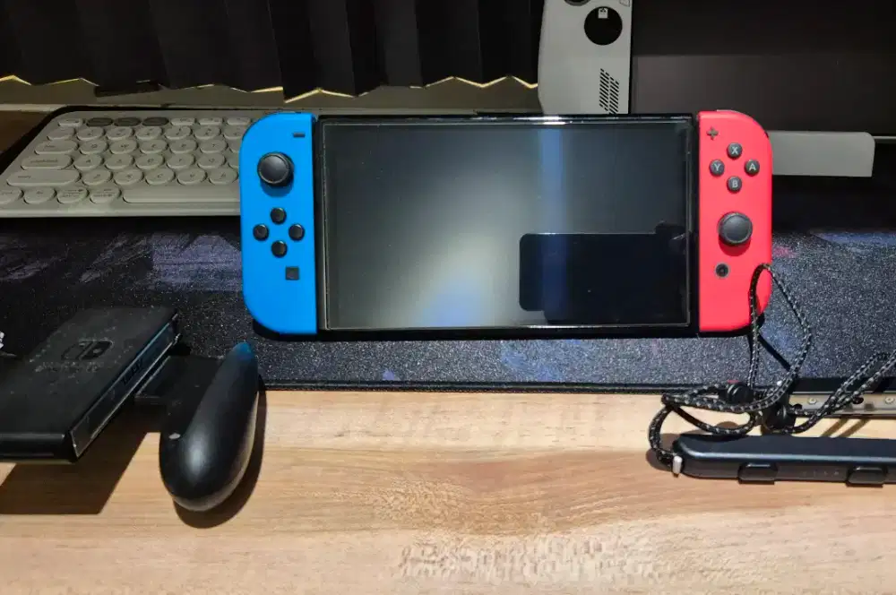 Nintendo Switch OLED full set - silahkan tawar  [preloved]