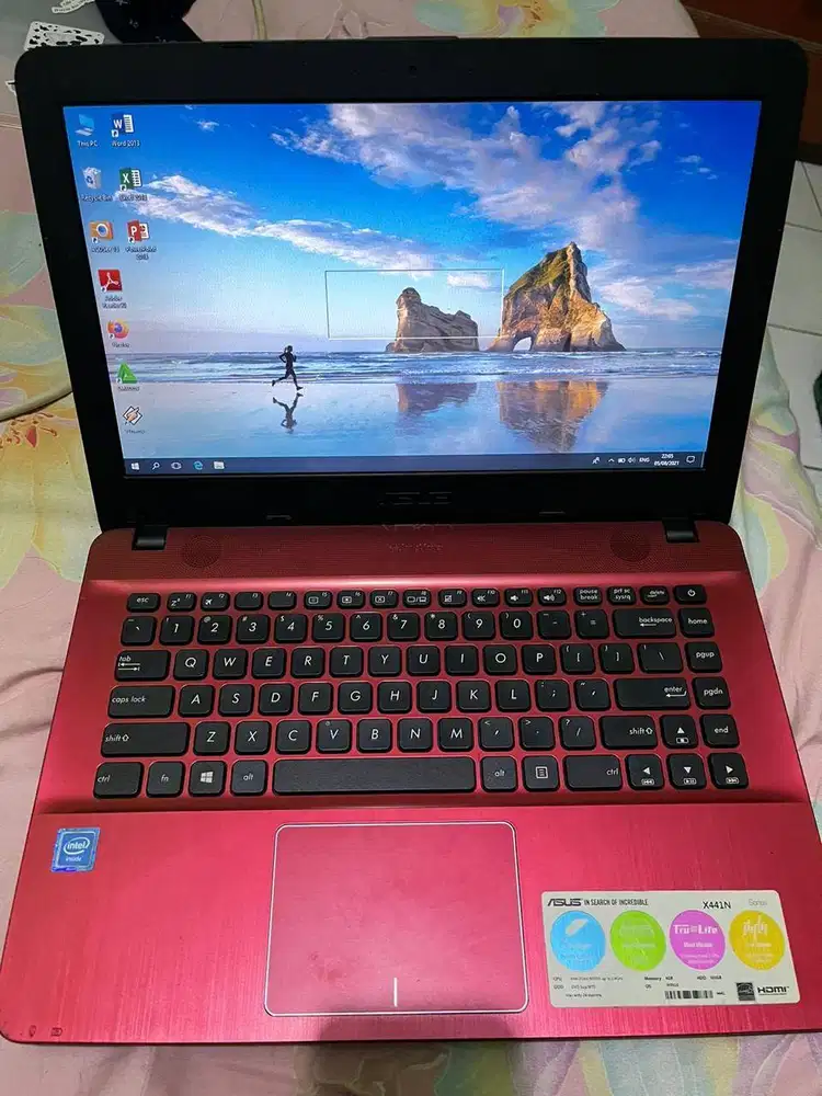 Di jual Laptop X441N, Ram 4GB, pemakaian cewek. Tidak pernah bongkar.